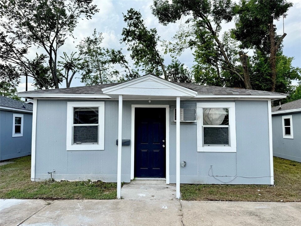 3914 Hoffman St in Houston, TX - Building Photo