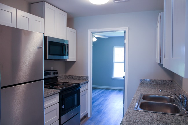 1318 Ledet St-Unit -1 Bed/1 Bath in Thibodaux, LA - Building Photo - Building Photo