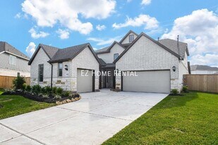 5624 Forest Cove Drive in Rosenberg, TX - Building Photo