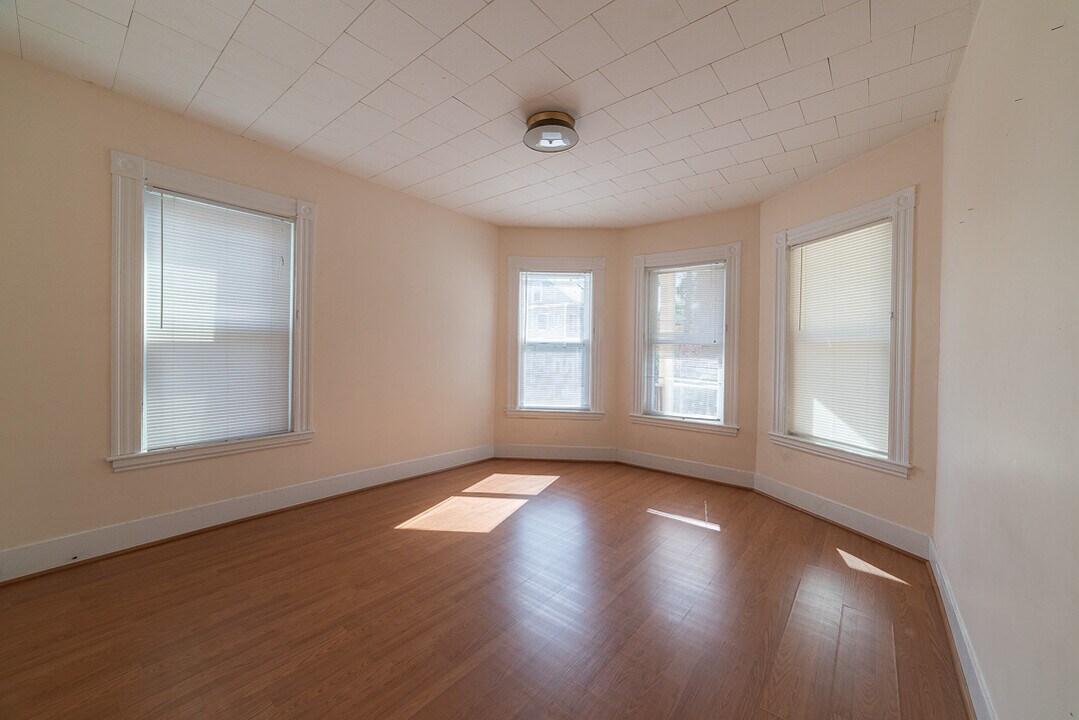 3 Seaview Ave, Unit 3 Seaview Ave in Malden, MA - Building Photo