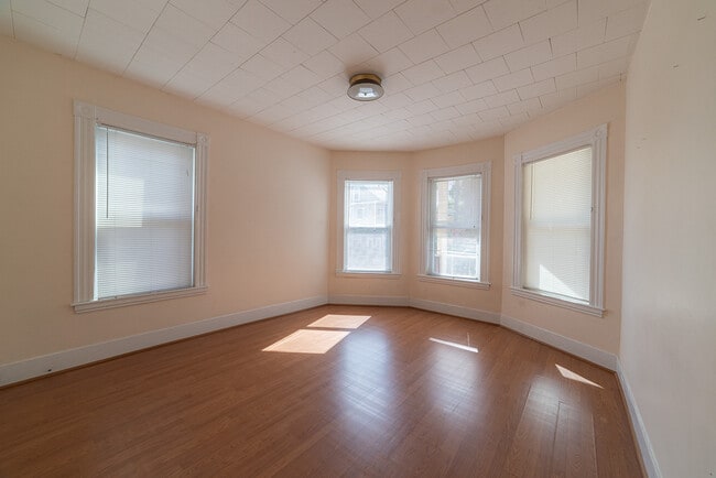 3 Seaview Ave, Unit 3 Seaview Ave
