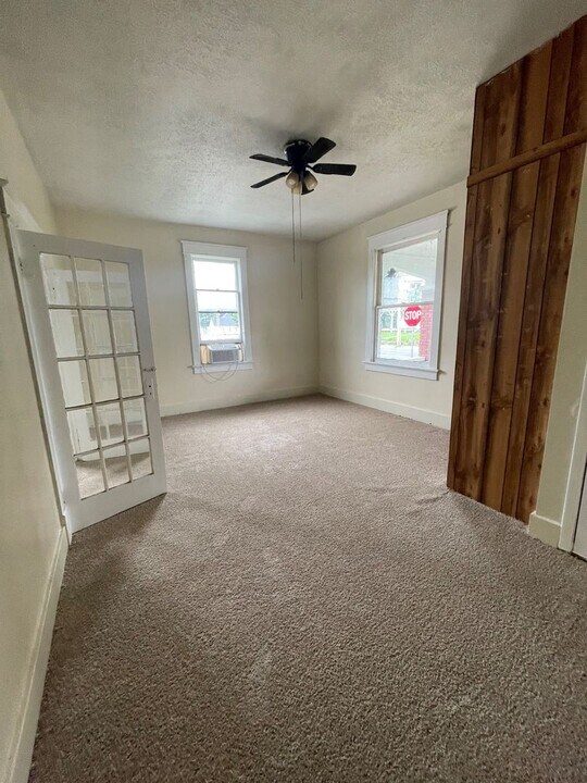 1301 S Walnut St in Hopkinsville, KY - Building Photo
