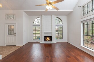 3223 Golden Willow Dr in Houston, TX - Building Photo - Building Photo