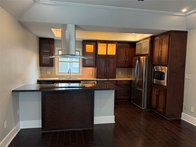 property at 102 E 5th St