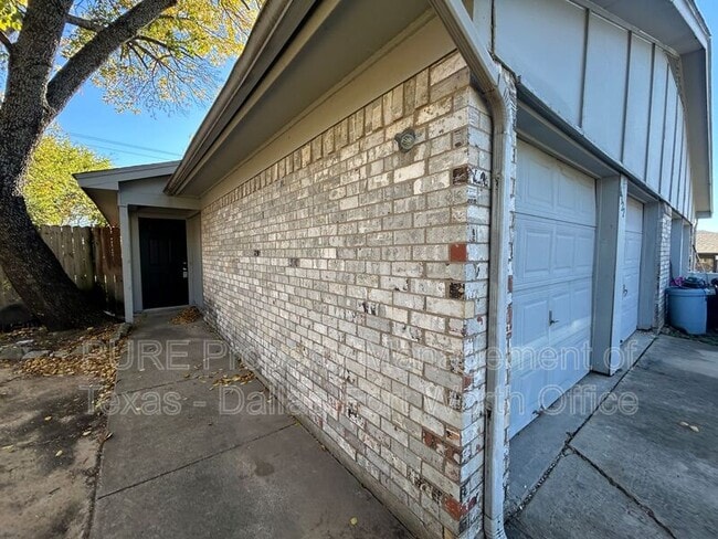 property at 6322 S Onyx Dr