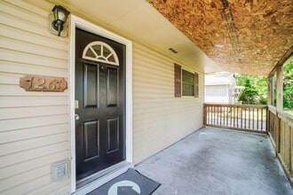 1261 Grovewood Dr in Columbus, OH - Building Photo - Building Photo