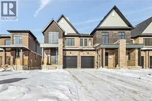 123 Manuel St in Stratford, ON - Building Photo