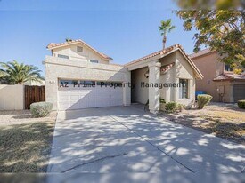 25 S Ocean Dr in Gilbert, AZ - Building Photo