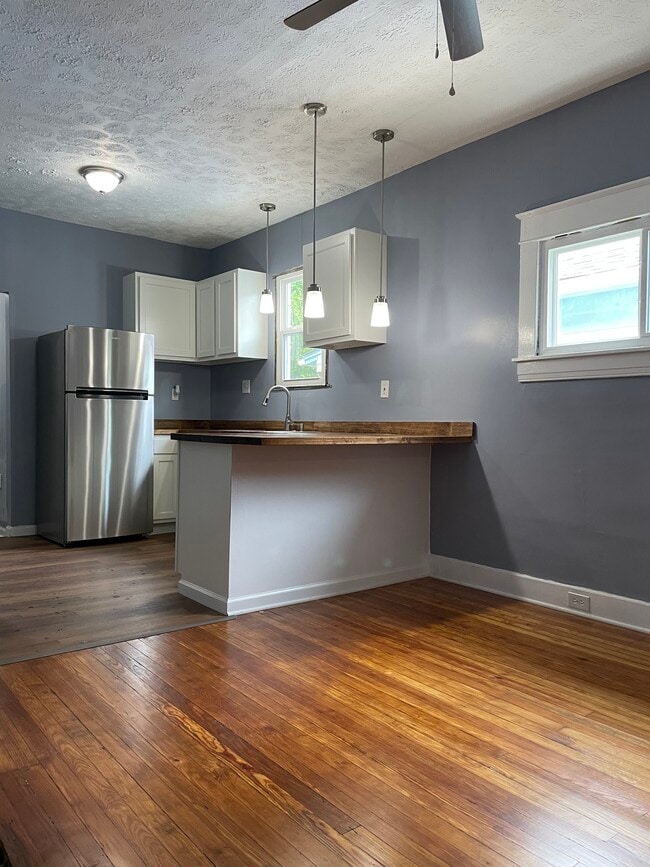 4824 S 5th St in Louisville, KY - Foto de edificio - Building Photo