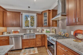 612 Lake Ave in Spring Lake, NJ - Building Photo - Building Photo
