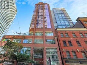 393-393 King St W in Toronto, ON - Building Photo - Building Photo