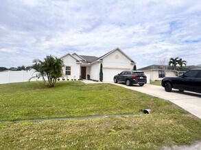 3230 SW Regatta St in Port St. Lucie, FL - Building Photo - Building Photo