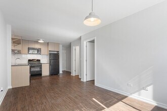 6134 N Kenmore Ave in Chicago, IL - Building Photo - Building Photo