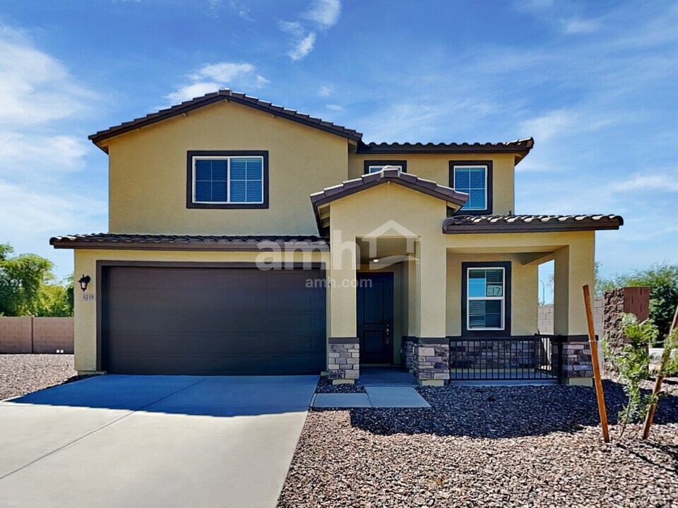 4219 W St Charles Ave in Phoenix, AZ - Foto de edificio