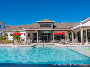 The Waters At Redstone in Crestview, FL - Building Photo - Building Photo