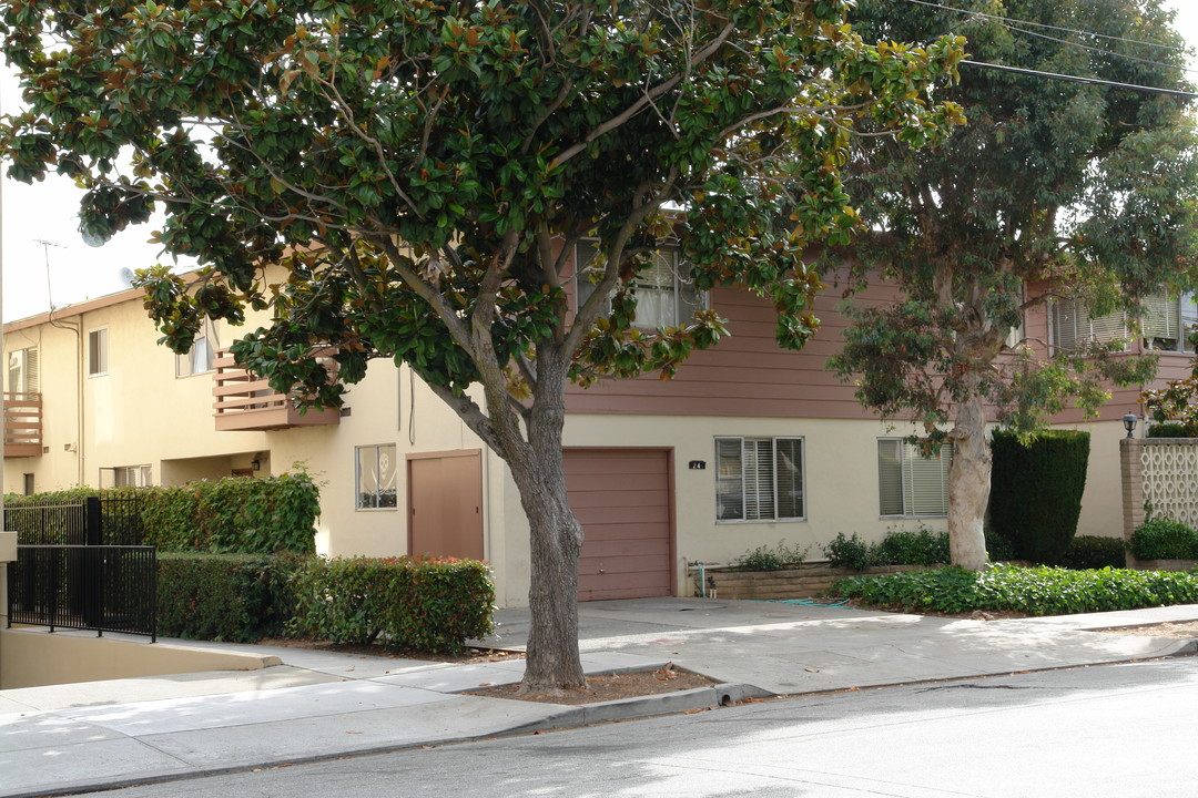 24 Lorton Ave in San Mateo, CA - Foto de edificio