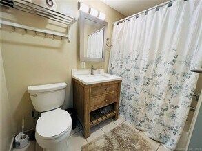 44 Surrey Dr in Newington, CT - Building Photo - Building Photo