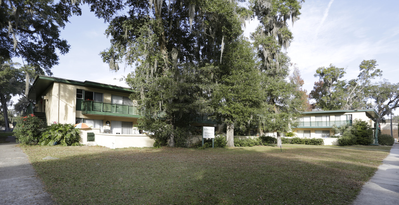 Arboles Apartments in Orange Park, FL - Building Photo