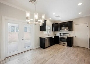 5439 Bradford Pear Dr in Las Vegas, NV - Building Photo - Building Photo