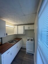 86 Elm St, Unit Unit 3 in Oneonta, NY - Building Photo - Building Photo