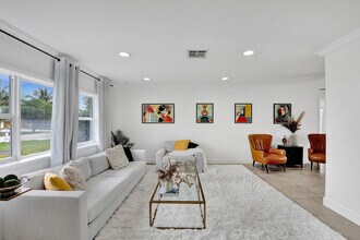 4775 NW 5th Ave in Boca Raton, FL - Building Photo - Building Photo