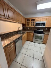 10315 NW 9th St Cir in Miami, FL - Building Photo - Building Photo