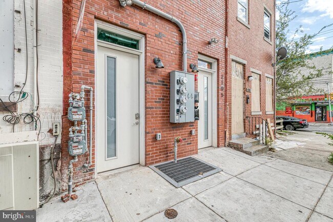 2105 N 8th St-Unit -3 in Philadelphia, PA - Building Photo - Building Photo