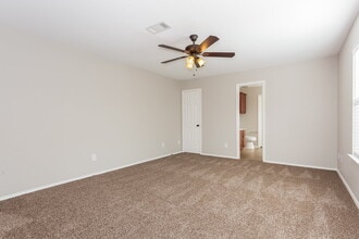 5828 Ridge Lake Dr in Fort Worth, TX - Building Photo - Building Photo