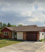 2 Lake Island Crescent in Winnipeg, MB - Building Photo