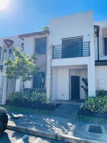 764 NE 206th Terrace in Miami, FL - Building Photo