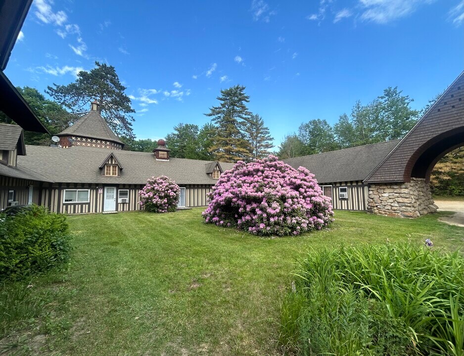 959 Whittier Hwy, Unit Winnipesaukee Commons Unit #4 in Moultonborough, NH - Building Photo