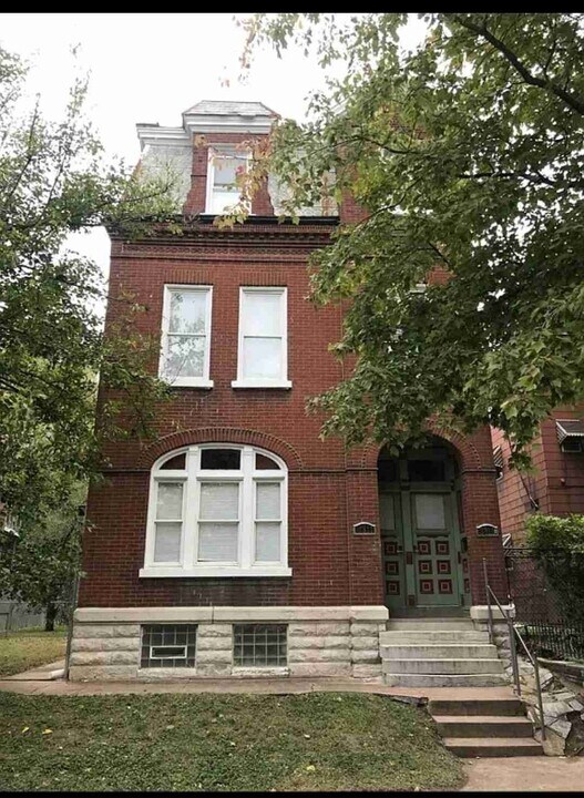 3311 California Ave in St. Louis, MO - Foto de edificio