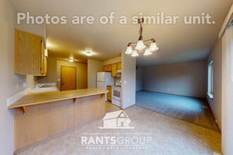 7029-7031 Lazy Ct SW in Olympia, WA - Foto de edificio - Building Photo