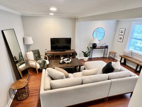 7821 Edmunds Way in Elkridge, MD - Building Photo - Building Photo