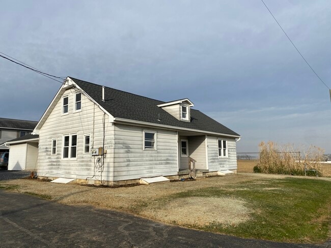 property at 14 Stoltzfus Ln