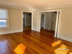 2233 Main St in Glastonbury, CT - Building Photo - Building Photo