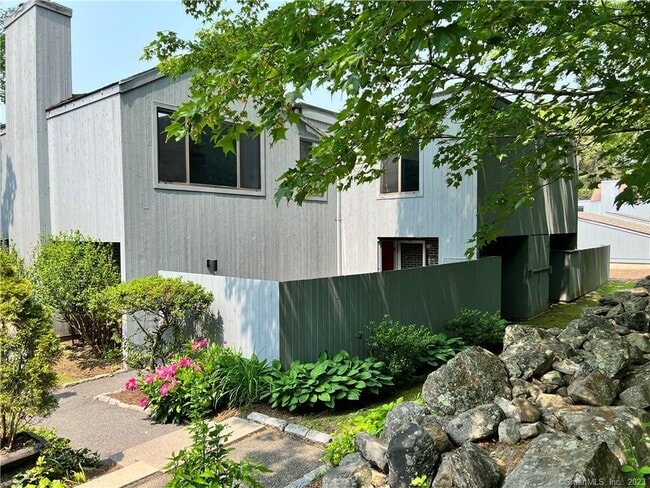 2 Juneberry Ln in Ridgefield, CT - Building Photo - Building Photo