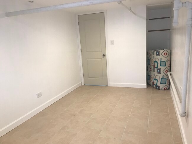 6644 N Campbell Ave, Unit 1