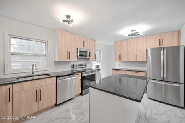 125 Alwen Ave in East Stroudsburg, PA - Building Photo - Building Photo