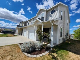 123 E Wayfield Dr in Draper, UT - Building Photo