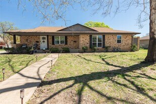 602 N Morris St, Unit B in McKinney, TX - Building Photo