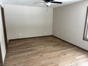 2707 Barnhill Rd SE in New Philadelphia, OH - Building Photo - Building Photo