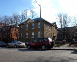 410 Cedar St NW in Washington, DC - Building Photo - Building Photo