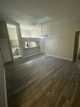611 Bluff Ct in Virginia Beach, VA - Building Photo - Building Photo
