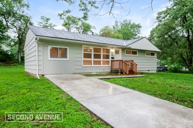 property at 401 Lacy Ln