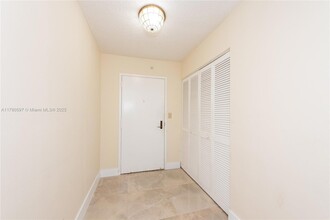 600 Biltmore Way, Unit 1014 in Coral Gables, FL - Building Photo - Building Photo