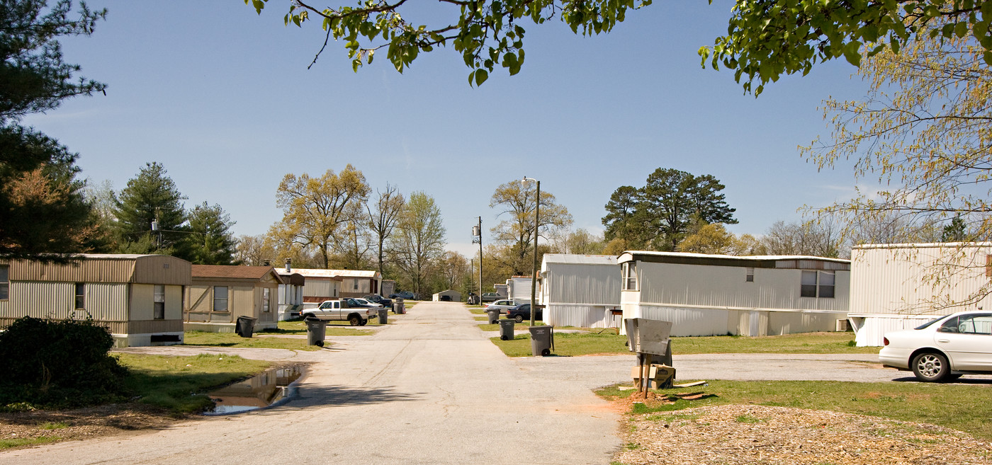 10 Dixie Cir in Greenville, SC - Building Photo