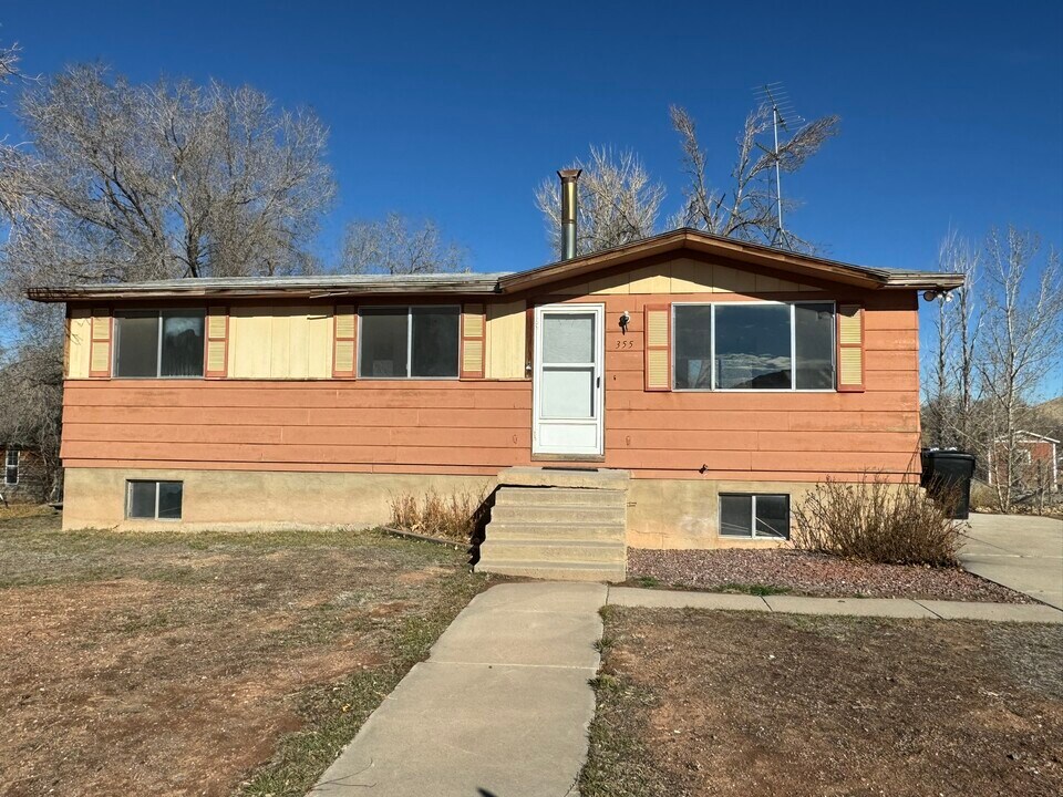 355 E 400 S, Unit A in Salina, UT - Building Photo