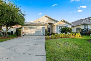 8000 Daventry Dr in Melbourne, FL - Building Photo