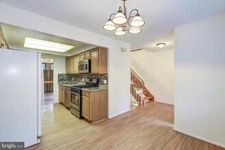 1502 Farsta Ct in Reston, VA - Building Photo - Building Photo